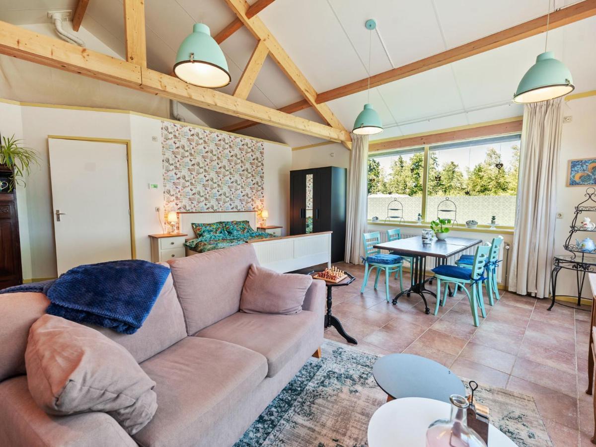 Enticing Holiday Home In Eastermar Near Burgumer Mar Lake Hoogzand Exteriör bild
