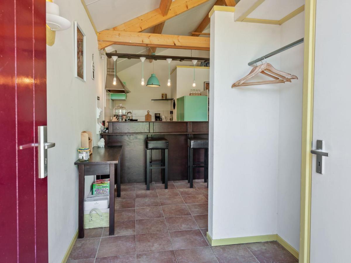 Enticing Holiday Home In Eastermar Near Burgumer Mar Lake Hoogzand Exteriör bild