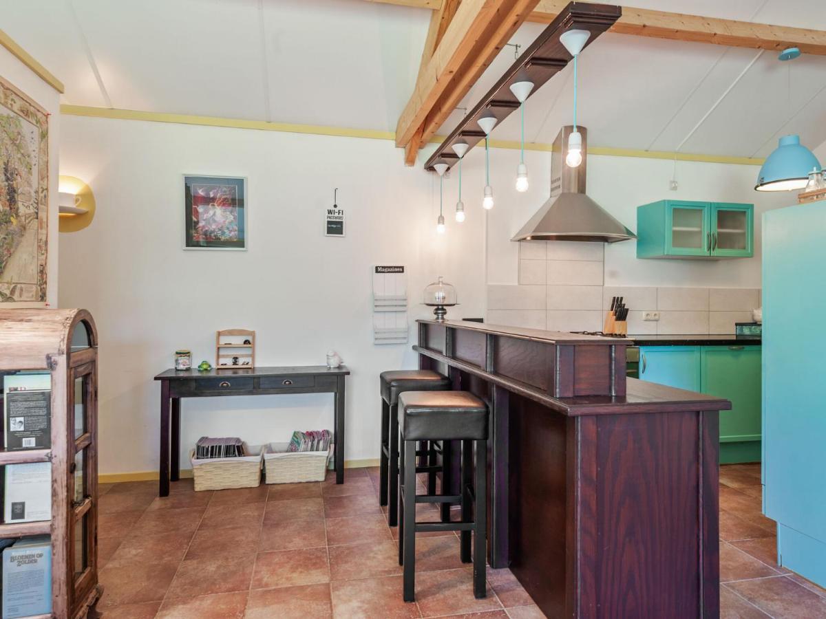 Enticing Holiday Home In Eastermar Near Burgumer Mar Lake Hoogzand Exteriör bild
