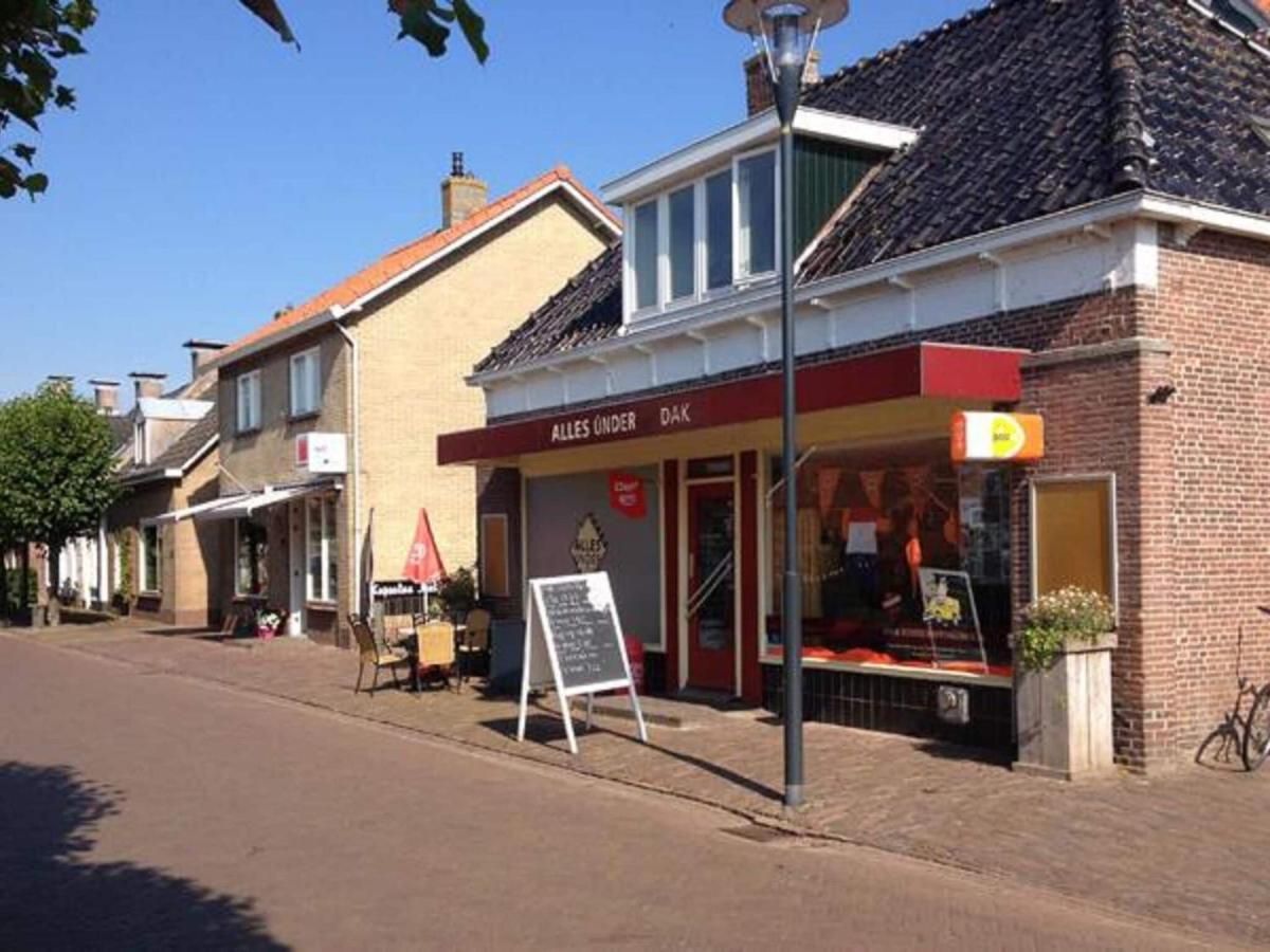 Enticing Holiday Home In Eastermar Near Burgumer Mar Lake Hoogzand Exteriör bild